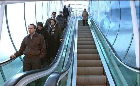  رییس سازمان سیما، منظر و فضای سبز شهرداری کرج: مشکل خرابی پله برقی‌ پل‌های عابر پیاده حل می‌شود