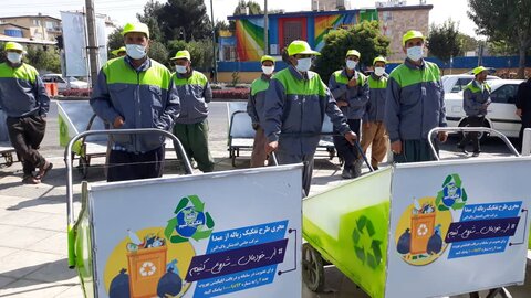 تنها نیروهایی مجاز به تفکیک زباله هستند که لباس فرم مشخص دارند