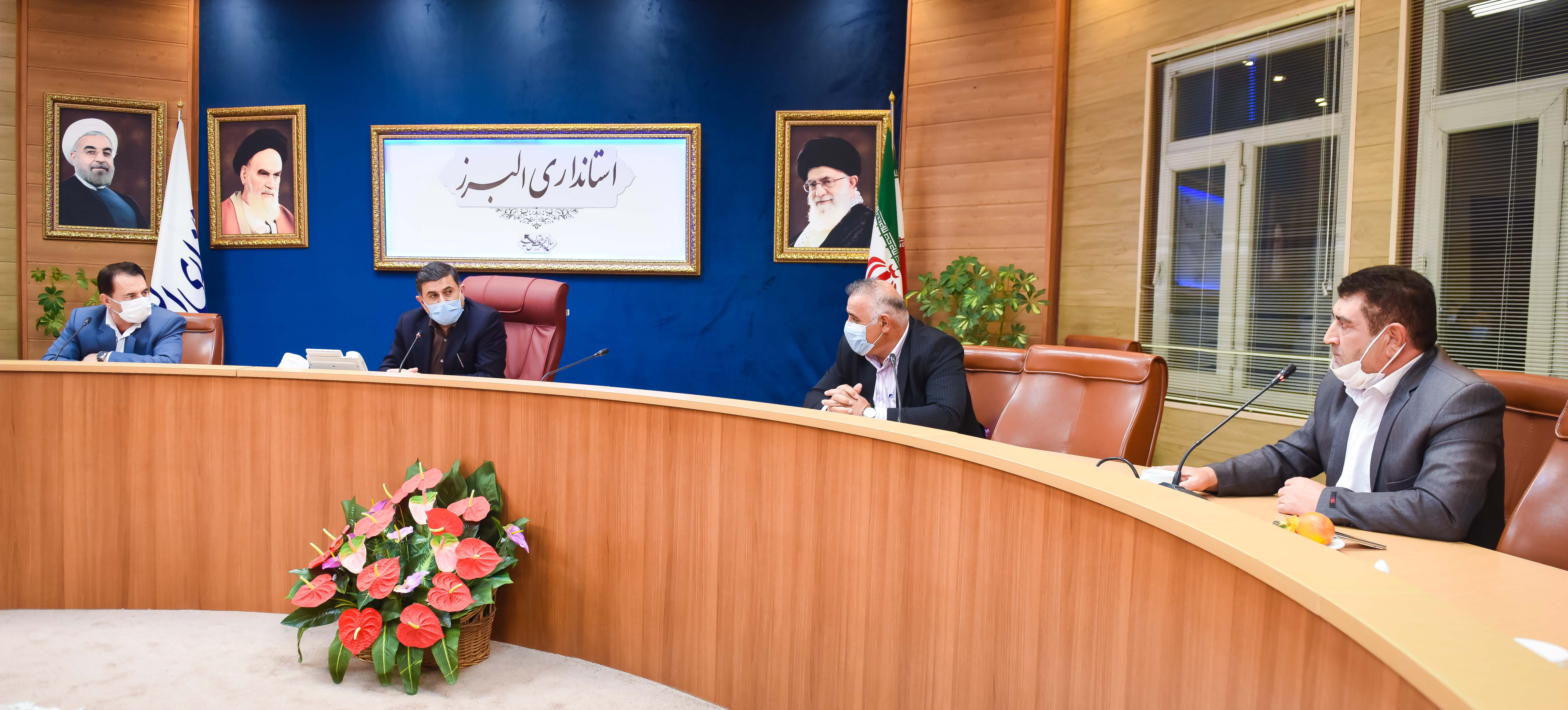 دیدار استاندار البرز با جمعی از آزادگان شاغل در دستگاه های اجرایی استان