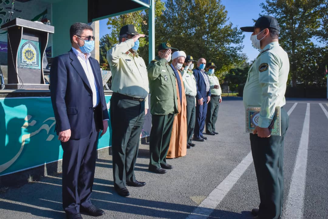 حضور استاندار البرز در مراسم صبحگاه مشترک بمناسبت هفته نیروی انتظامی/نیروی انتظامی و سپاه پاسداران انقلاب اسلامی البرز همراهی و هم افزایی موثری در جریان کنترل شیوع کرونا دارند/فرماندهان نظامی و انتظامی البرز به شایستگی، بهترین بهره برداری را امکانات استان در جهت برقراری نظم و امنیت دارند