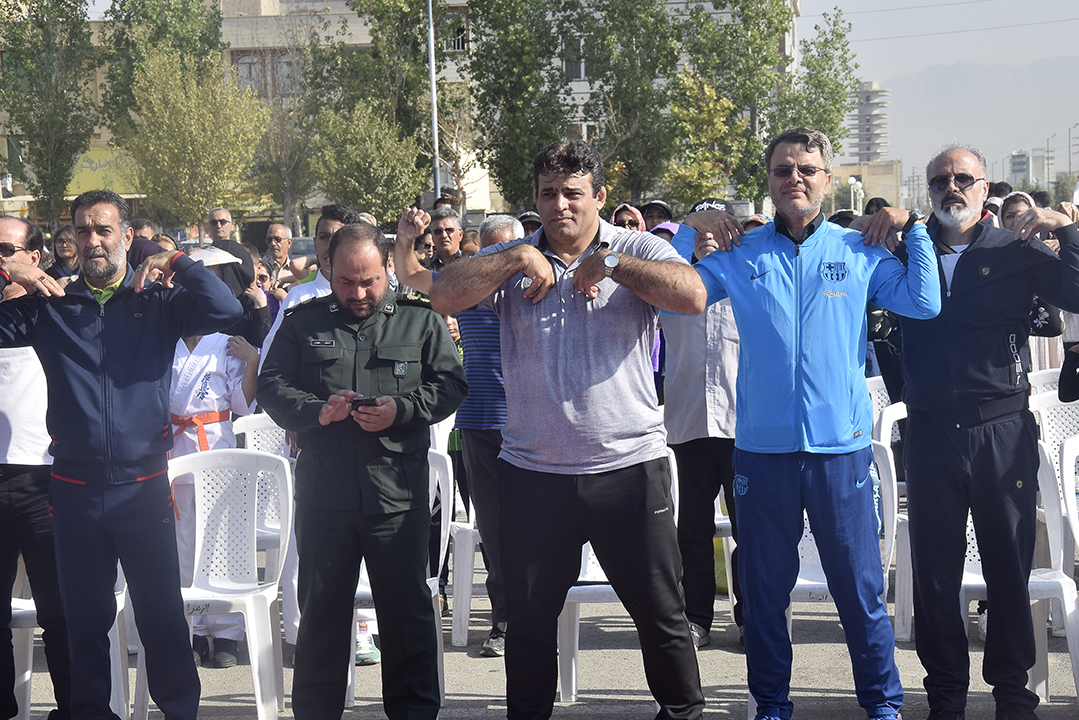 گزارش تصویری از همایش پیاده روی خانوادگی فردیس همایش پیاده روی همراه با ورزش صبح گاهی