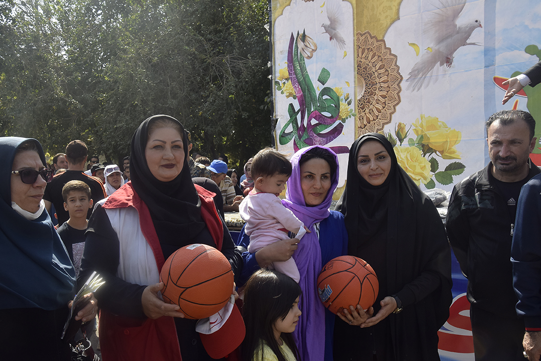 گزارش تصویری از همایش پیاده روی خانوادگی فردیس اهدای جوایز