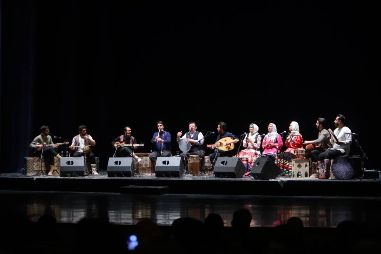 نغمه‌های گیلانی با اجرای گیل و آمارد در تالار وحدت می‌پیچد