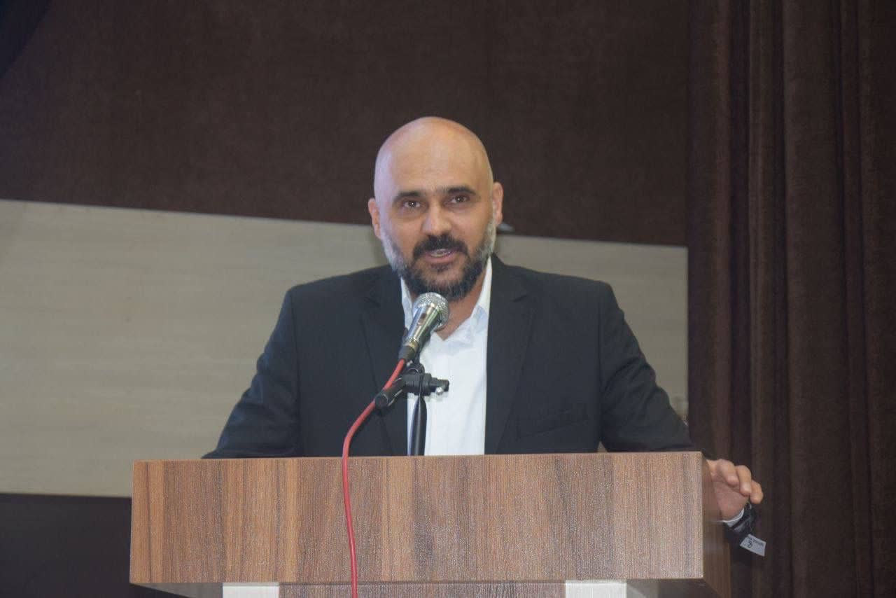 ابراهیم تکلو : فوتبال ایران جای زد و بند است و کسی به حقش نمیرسد