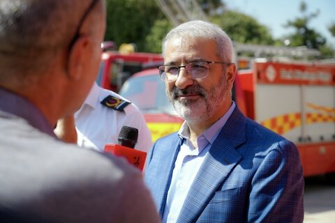 آتش‌نشانان، قهرمانانی هستند که برای نجات جان انسان‌ها دل به حادثه می‌زنند